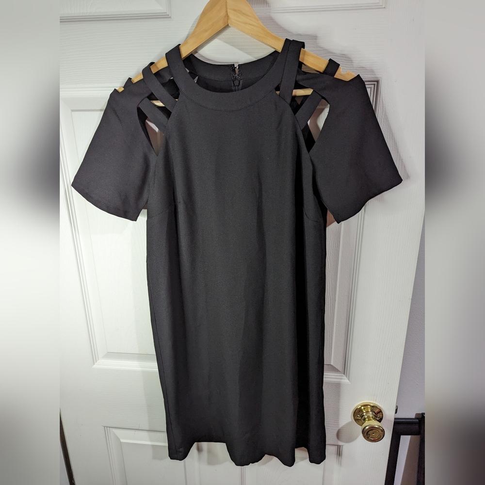 Lulu's black cut out shoulder dress size small - Picture 2 of 8
